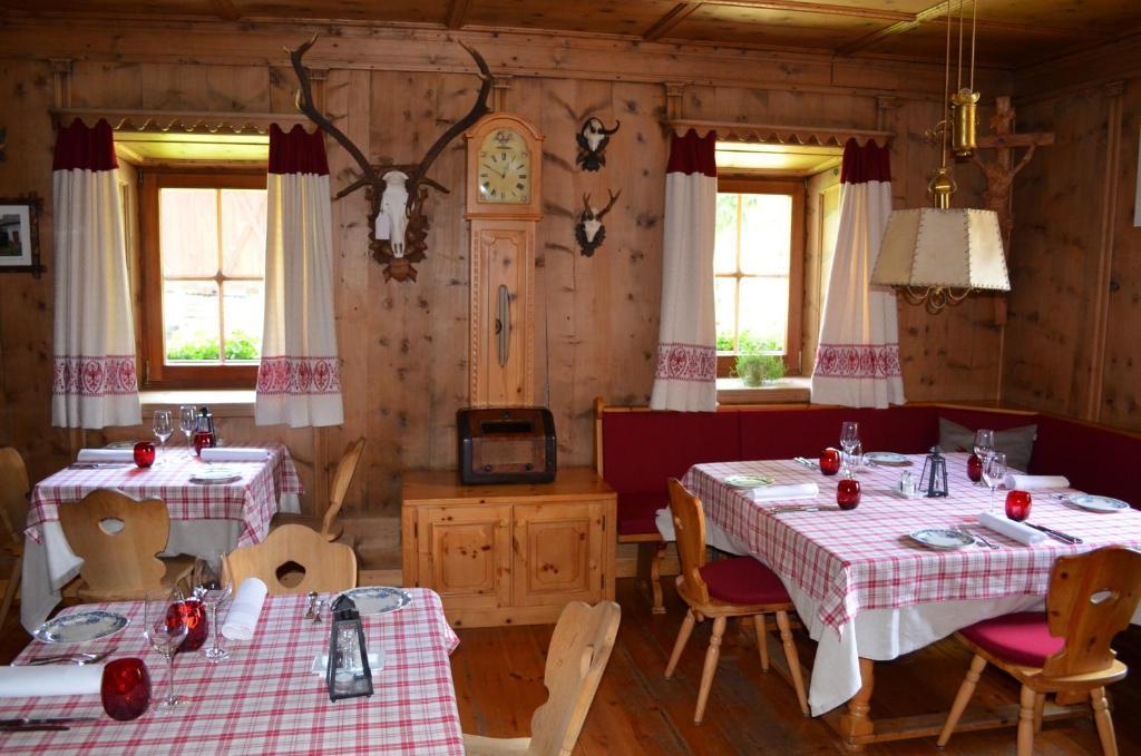 Ansitz Goller Hotel Rasun di Sopra Buitenkant foto