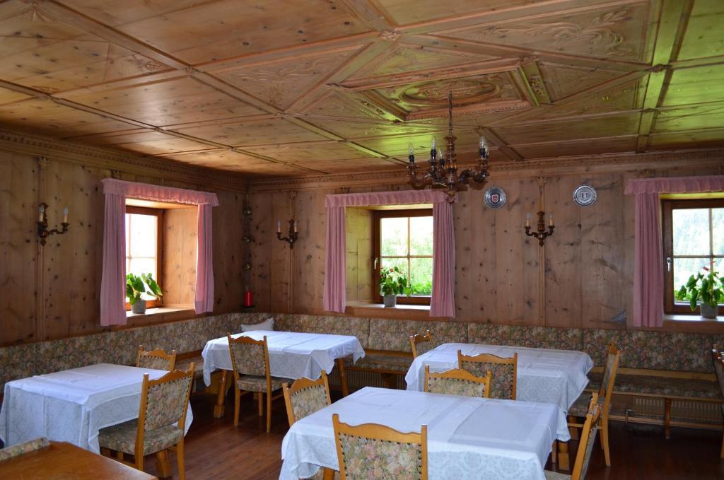 Ansitz Goller Hotel Rasun di Sopra Buitenkant foto